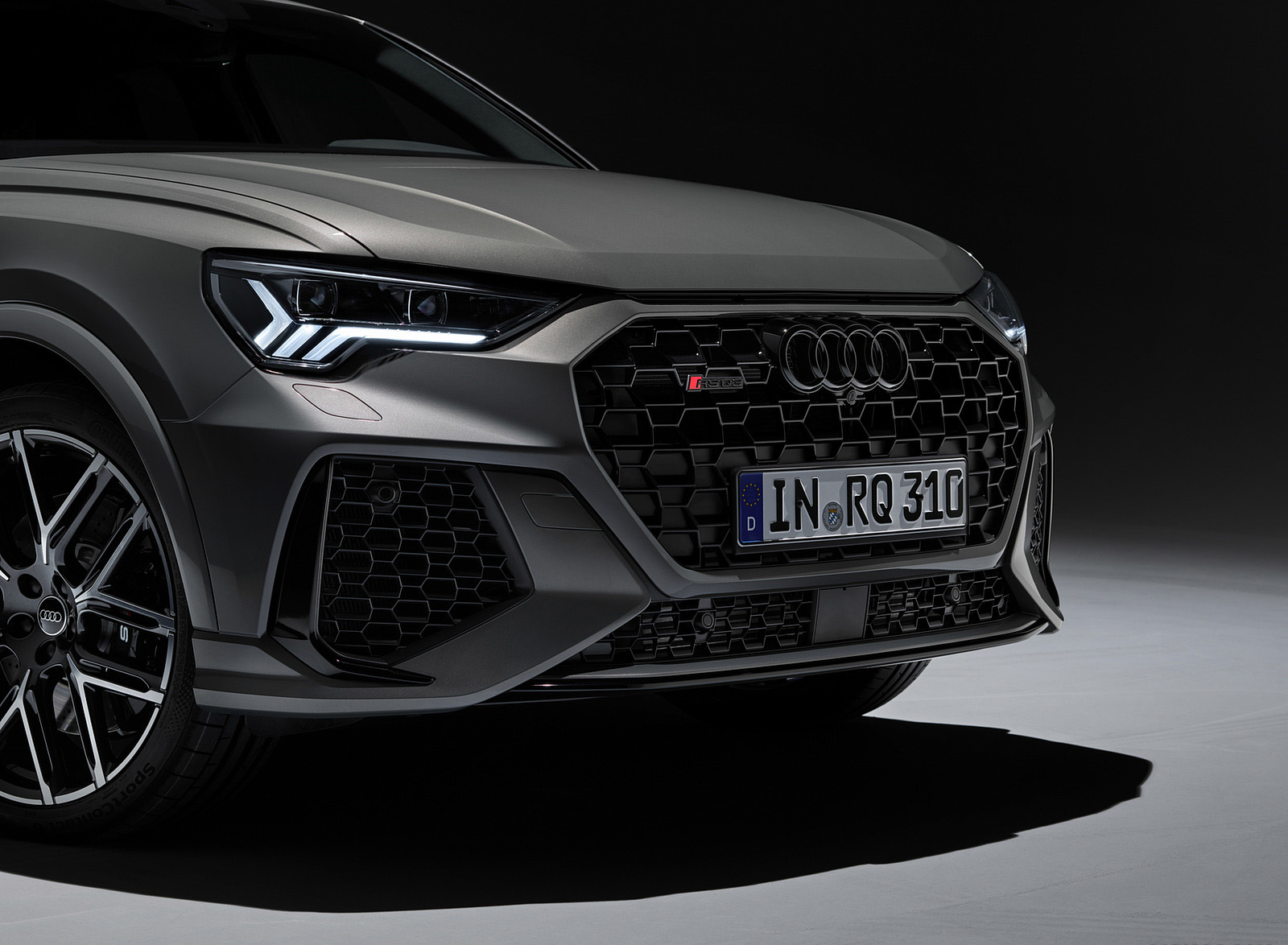 2023 Audi RS Q3 Sportback 10 Years Edition (Color: Chronos Grey Matallic) Front Wallpapers #58 of 72