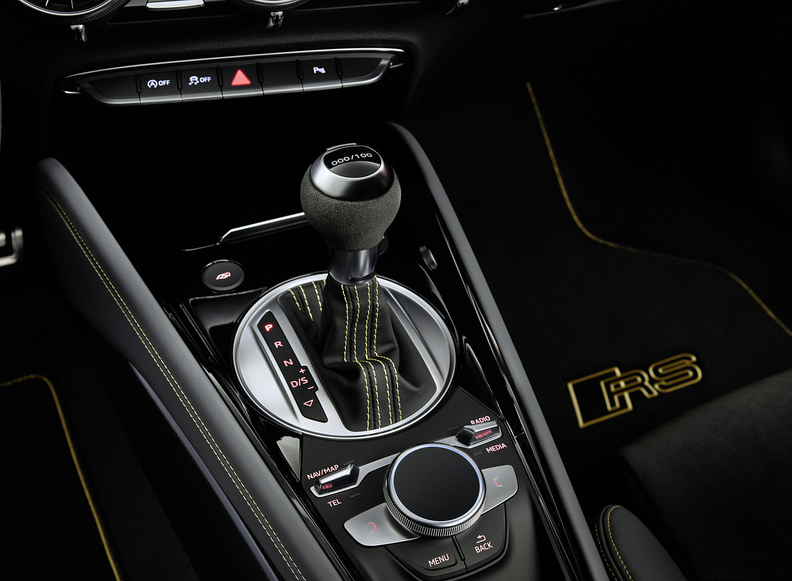 2023 Audi TT RS Coupé Iconic Edition (Color: Nardo Grey) Central Console Wallpapers #104 of 105