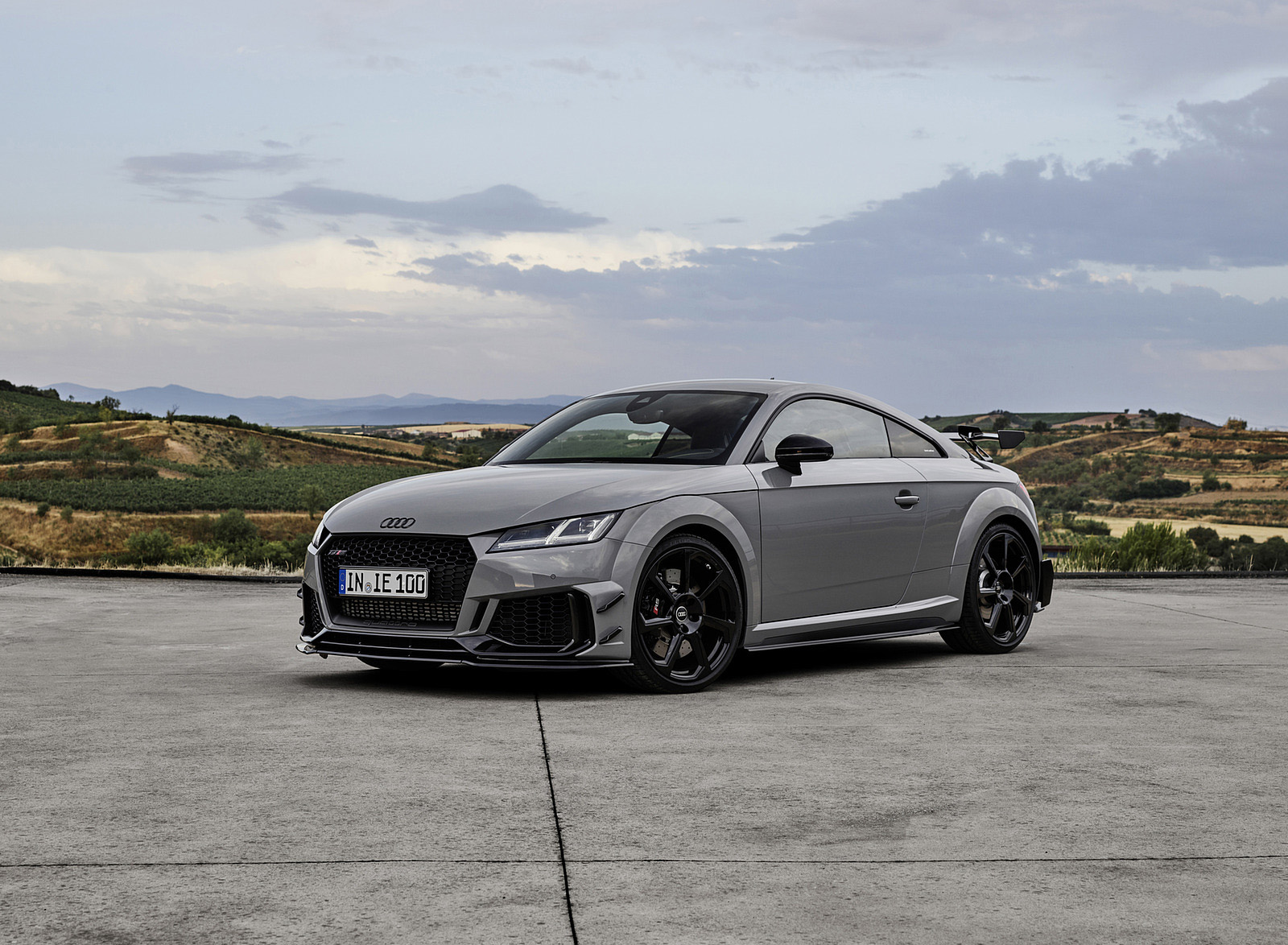 2023 Audi TT RS Coupé Iconic Edition (Color: Nardo Grey) Front Three-Quarter Wallpapers #70 of 105