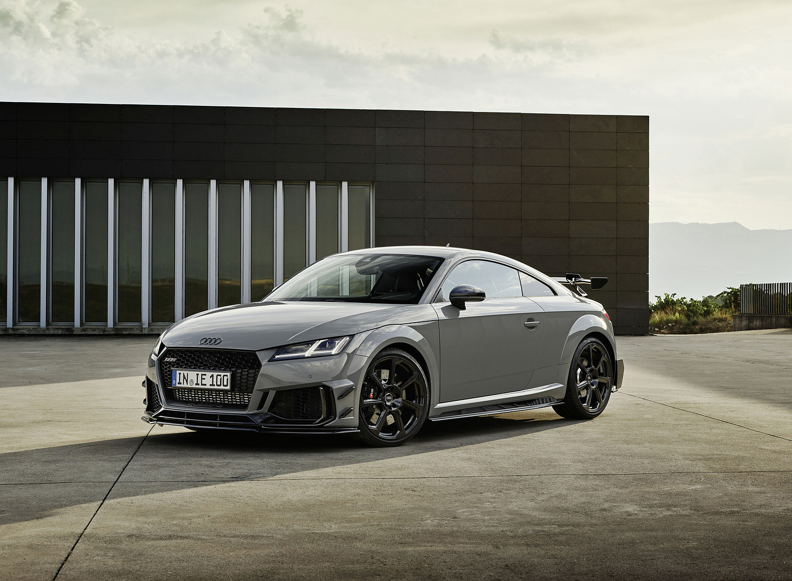 2023 Audi TT RS Coupé Iconic Edition (Color: Nardo Grey) Front Three-Quarter Wallpapers #49 of 105