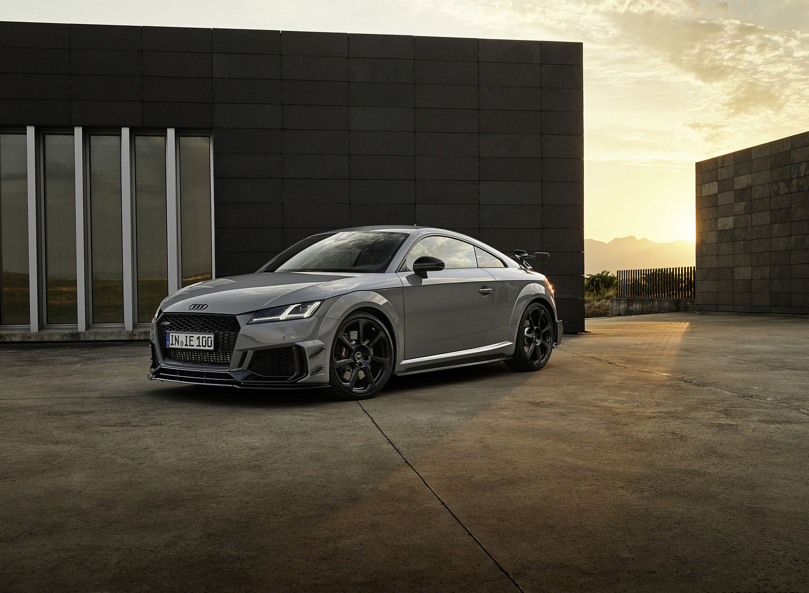 2023 Audi TT RS Coupé Iconic Edition (Color: Nardo Grey) Front Three-Quarter Wallpapers #43 of 105