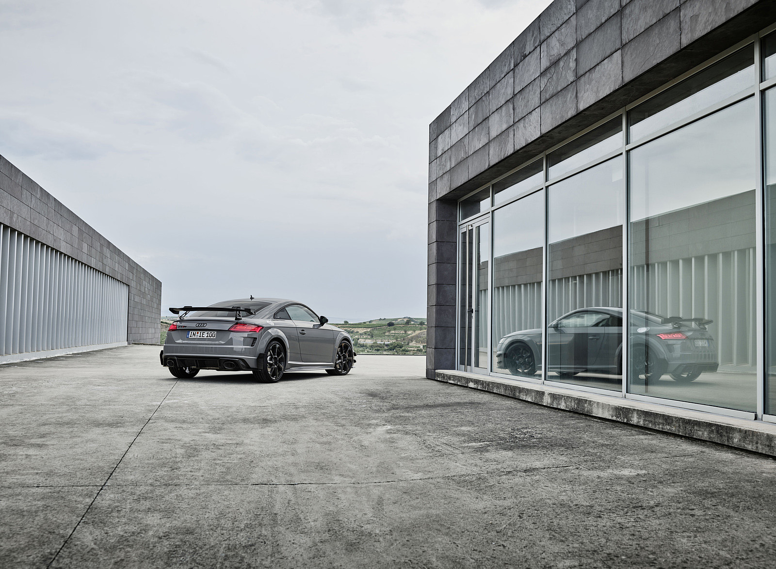 2023 Audi TT RS Coupé Iconic Edition (Color: Nardo Grey) Rear Three-Quarter Wallpapers #68 of 105