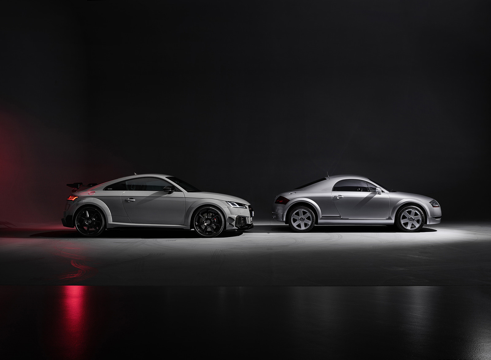 2023 Audi TT RS Coupé Iconic Edition (Color: Nardo Grey) Side Wallpapers #84 of 105