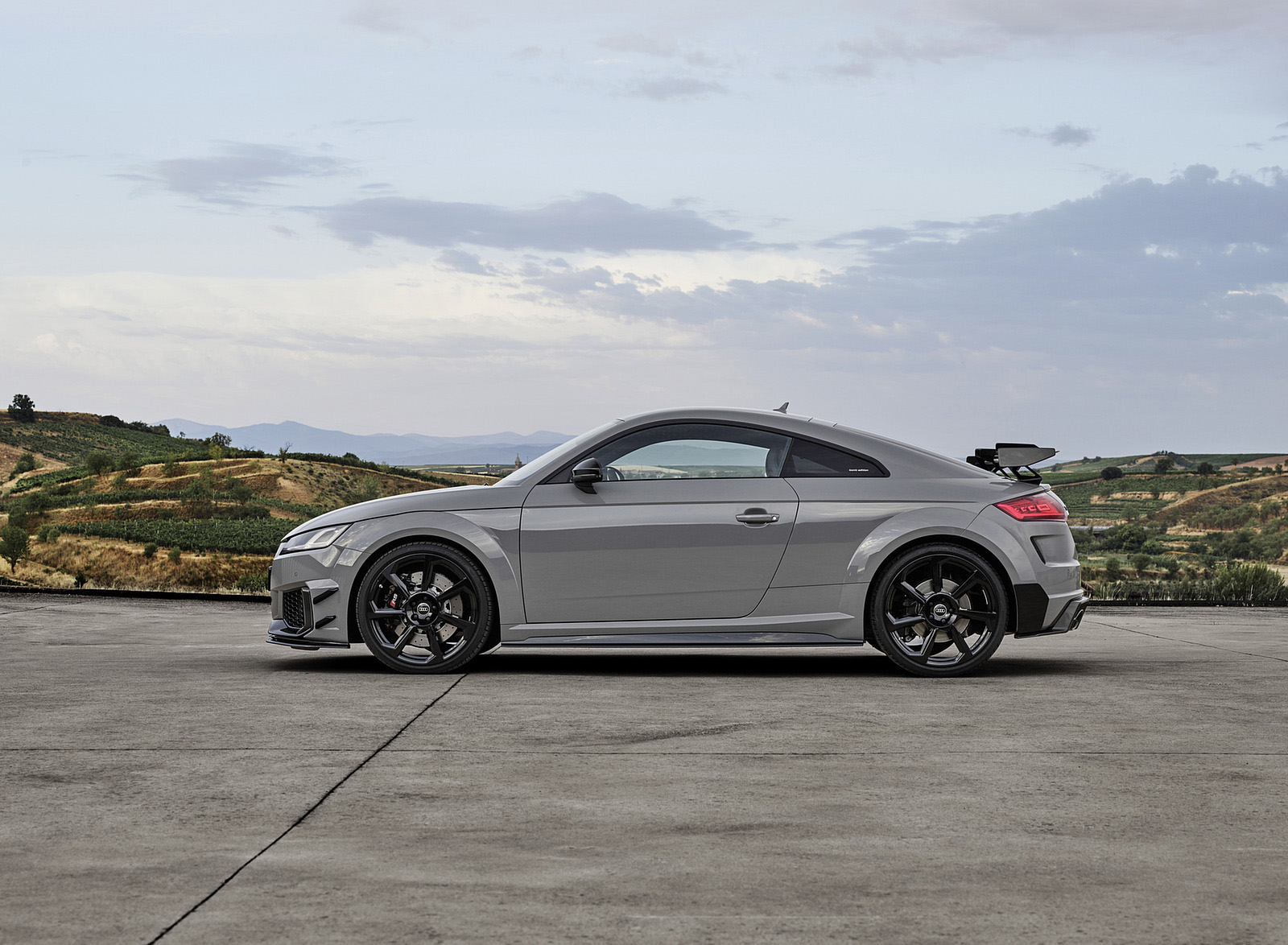 2023 Audi TT RS Coupé Iconic Edition (Color: Nardo Grey) Side Wallpapers #74 of 105