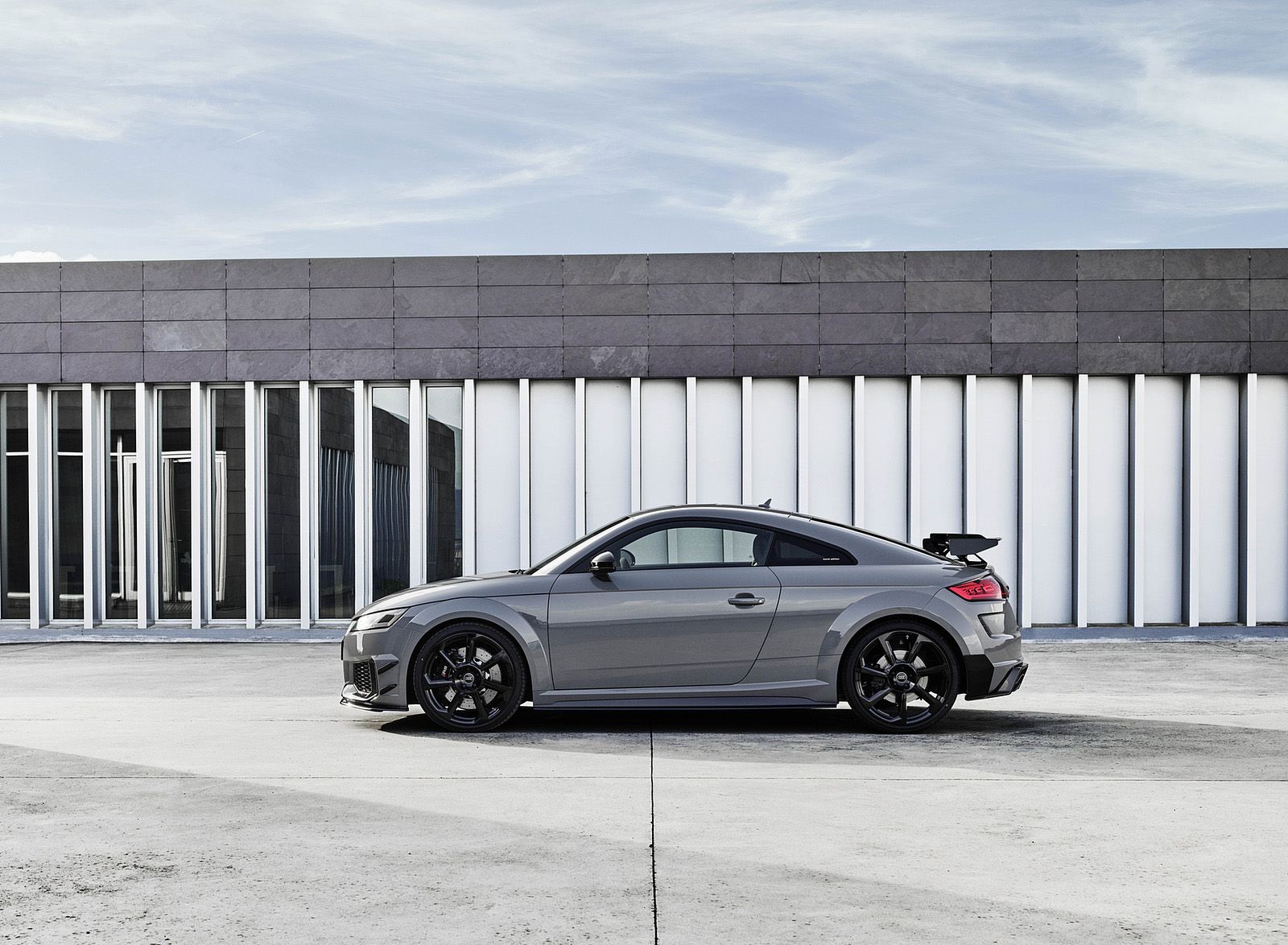 2023 Audi TT RS Coupé Iconic Edition (Color: Nardo Grey) Side Wallpapers #61 of 105