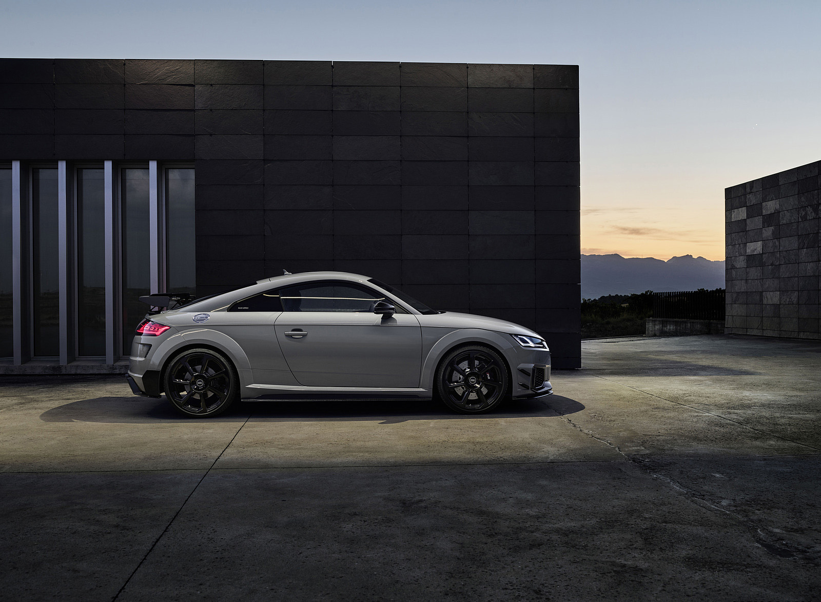 2023 Audi TT RS Coupé Iconic Edition (Color: Nardo Grey) Side Wallpapers #48 of 105
