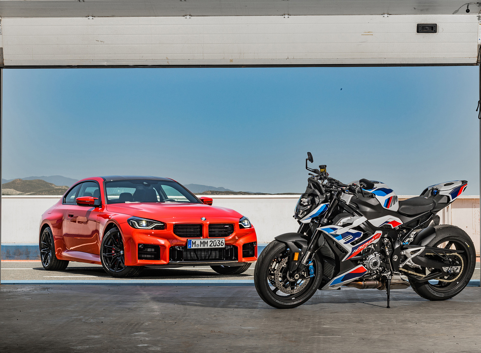 2023 BMW M2 and BMW M 1000 R Wallpapers #193 of 213