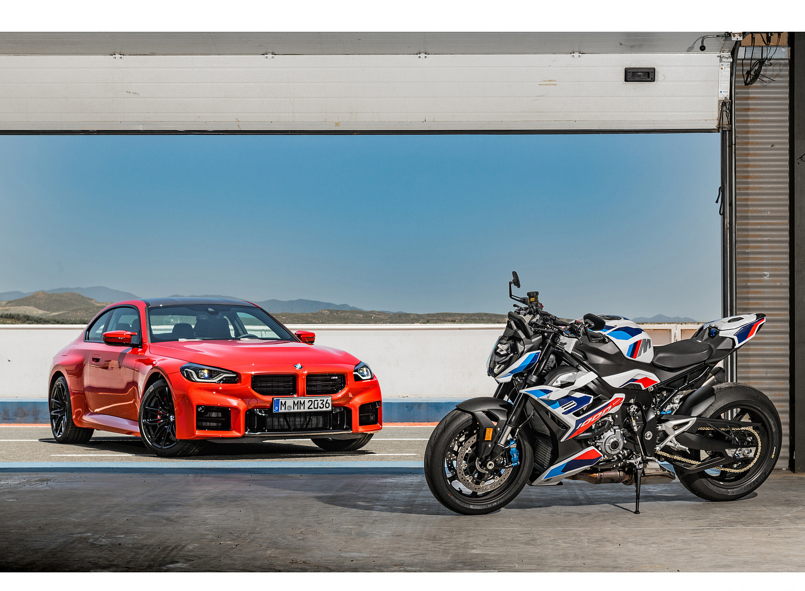 2023 BMW M2 and BMW M 1000 R Wallpapers #202 of 213