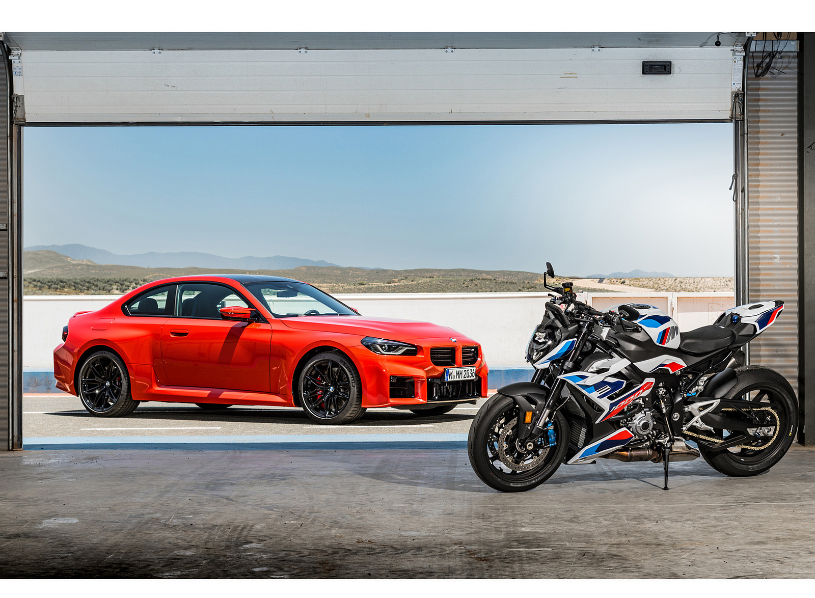 2023 BMW M2 and BMW M 1000 R Wallpapers #191 of 213