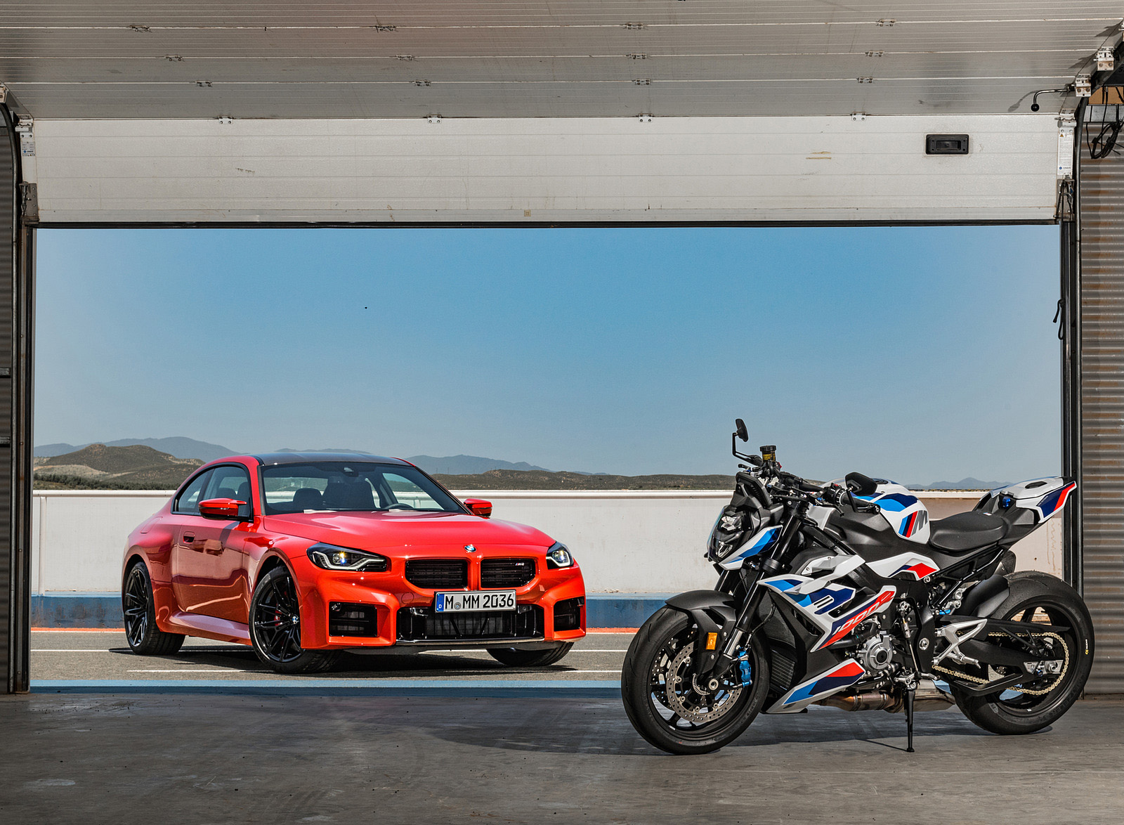 2023 BMW M2 and BMW M 1000 R Wallpapers #196 of 213