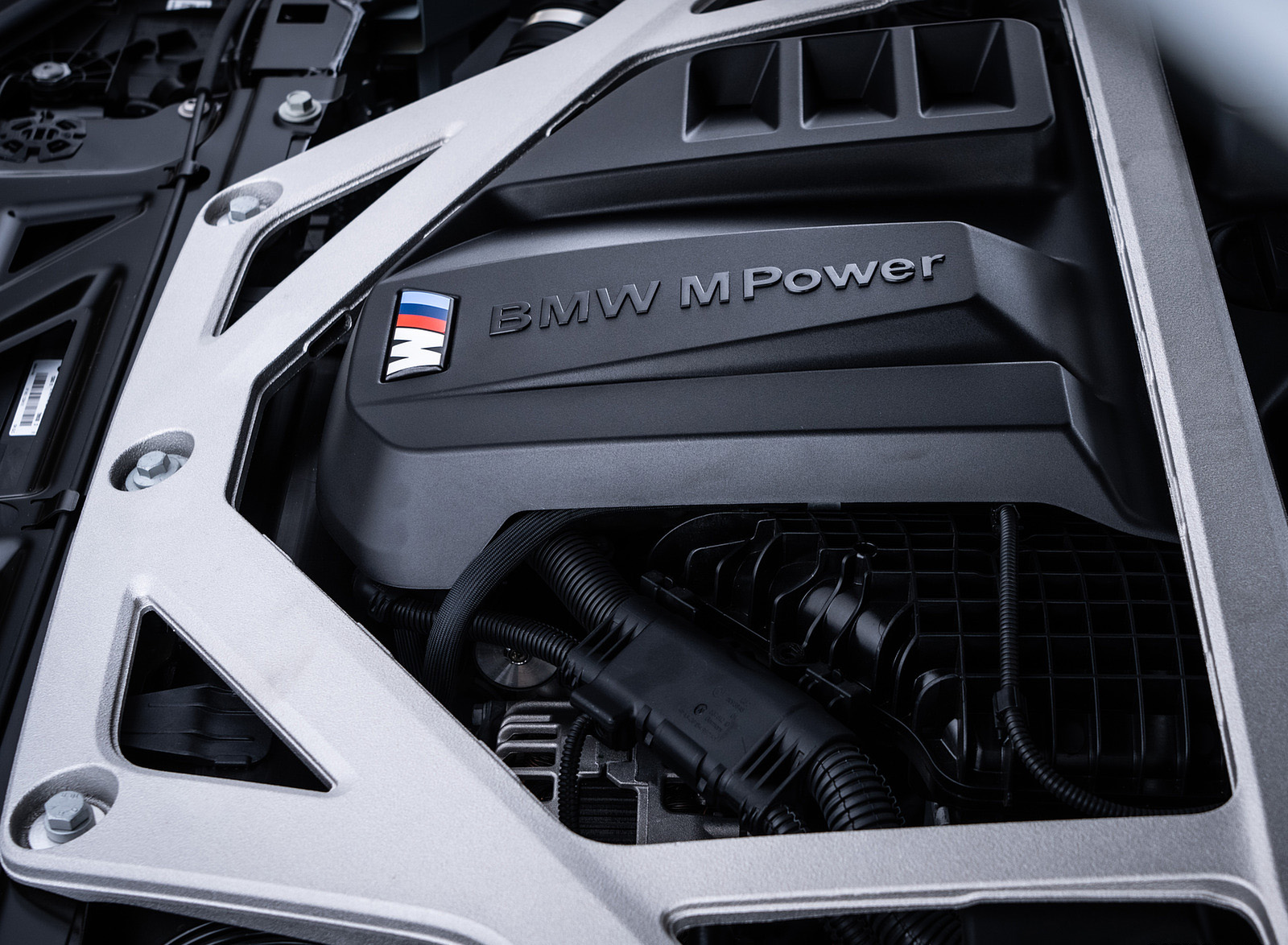 2023 BMW M4 CSL (UK-Spec) Engine Wallpapers #30 of 46
