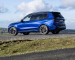 2023 BMW X7 M60i xDrive (UK-Spec) Rear Three-Quarter Wallpapers 150x120