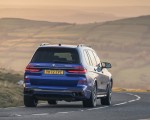 2023 BMW X7 M60i xDrive (UK-Spec) Rear Wallpapers 150x120