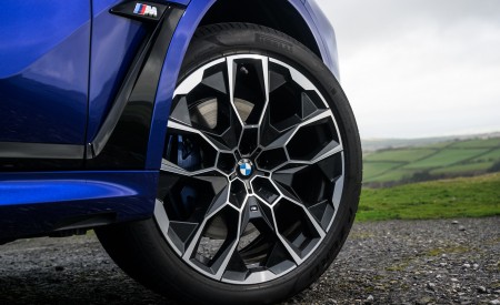 2023 BMW X7 M60i xDrive (UK-Spec) Wheel Wallpapers 450x275 (8)