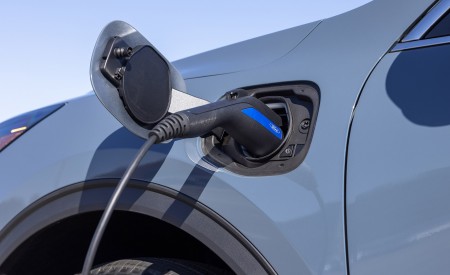 2023 Ford Escape Plug-In Hybrid Charging Connector Wallpapers 450x275 (8)