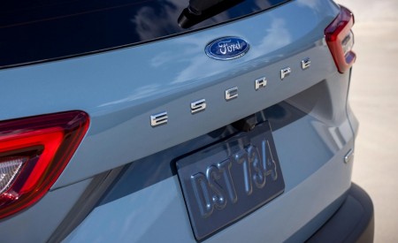 2023 Ford Escape Plug-In Hybrid Detail Wallpapers 450x275 (9)