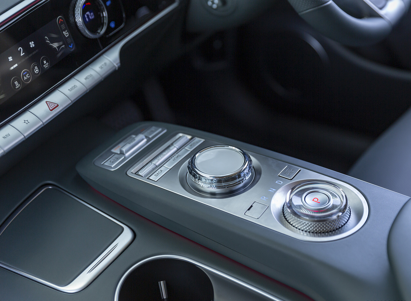 2023 Genesis Electrified GV70 (UK-Spec) Central Console Wallpapers  #53 of 106