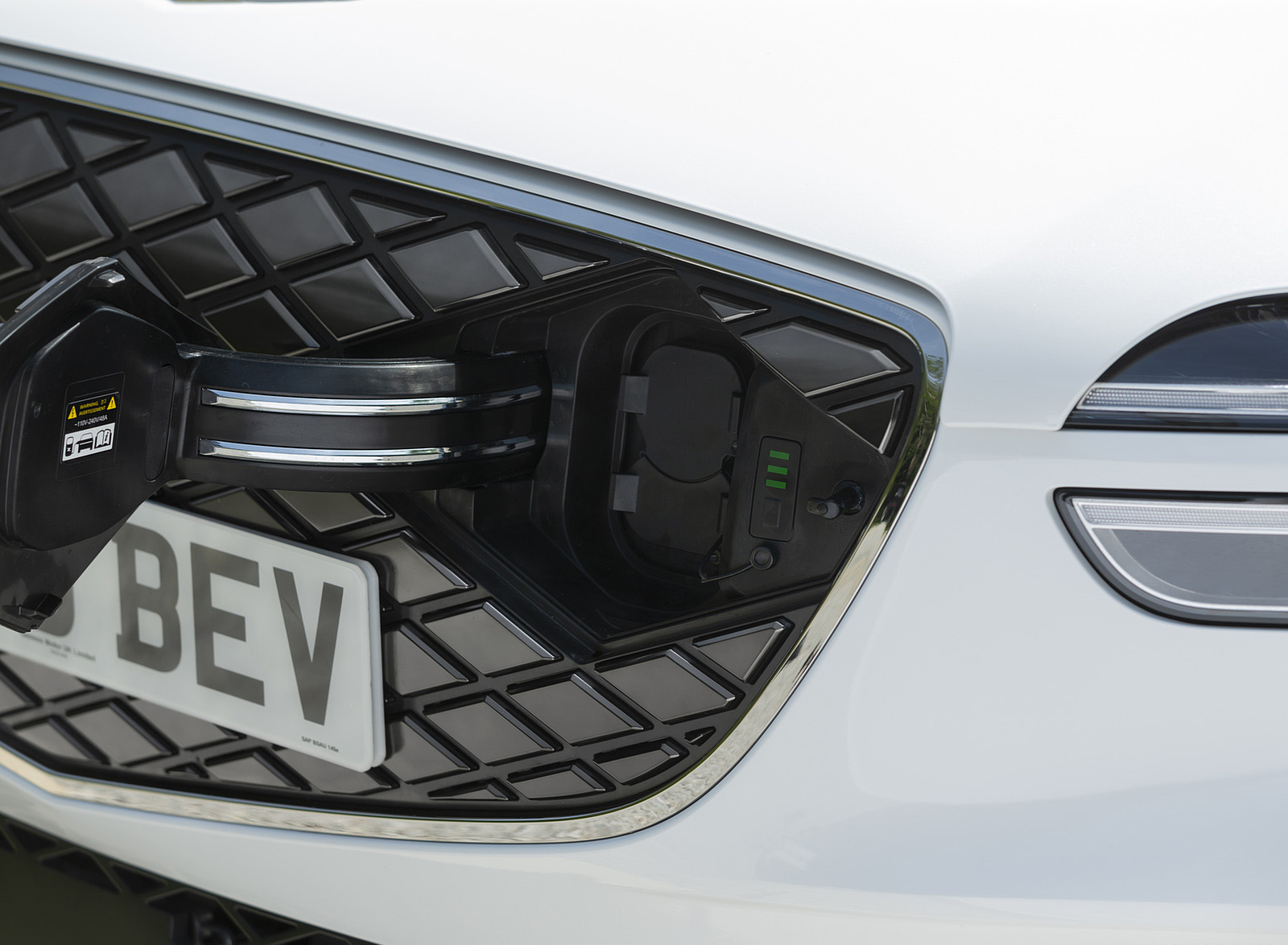 2023 Genesis Electrified GV70 (UK-Spec) Charging Connector Wallpapers #33 of 106