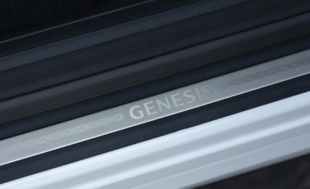 2023 Genesis Electrified GV70 (UK-Spec) Door Sill Wallpapers 450x275 (40)
