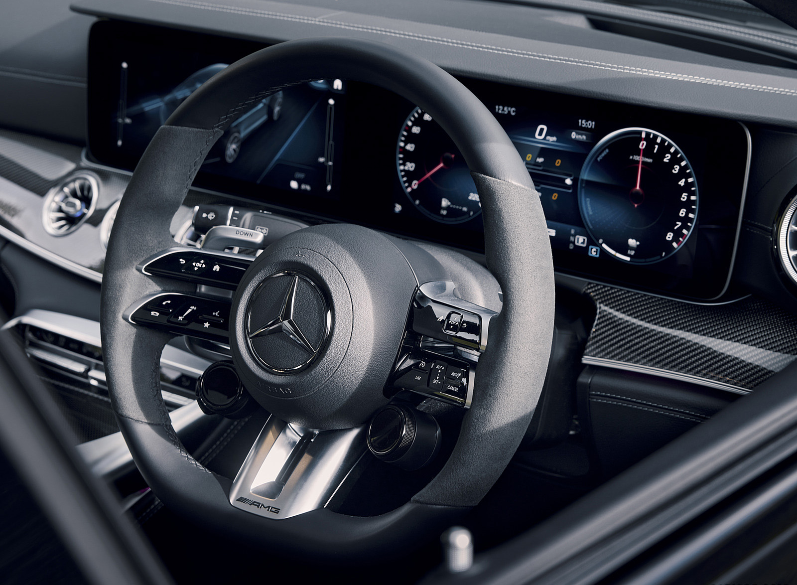 2023 Mercedes-AMG GT 63 S E Performance 4-door (UK-Spec) Interior Steering Wheel Wallpapers #34 of 40