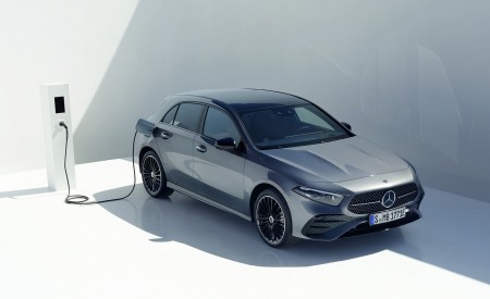2023 Mercedes-Benz A-Class A 250 e Hatchback AMG Line (Color: Mountain Grey) Front Three-Quarter Wallpapers 450x275 (3)