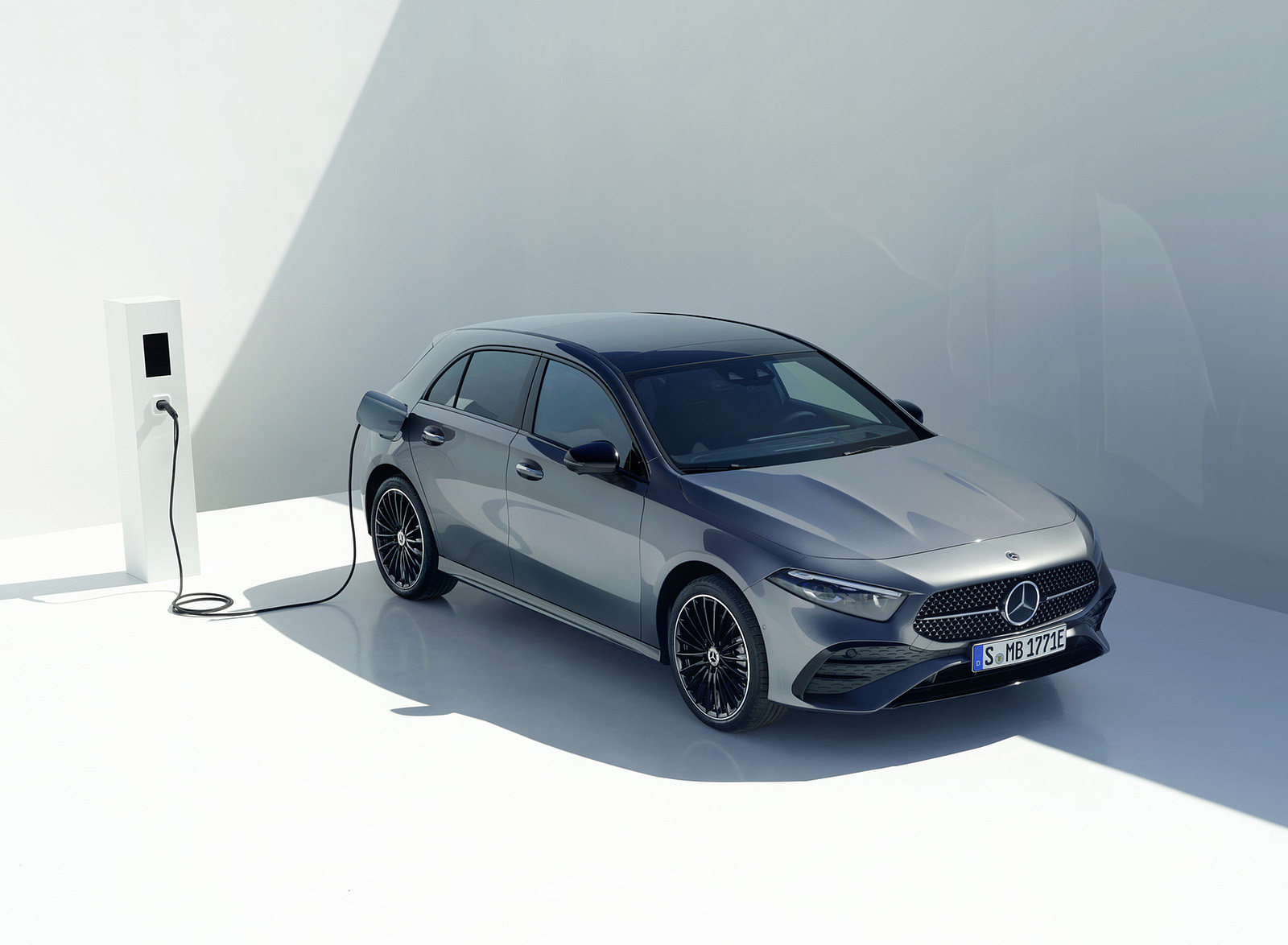 2023 Mercedes-Benz A-Class A 250 e Hatchback AMG Line (Color: Mountain Grey) Front Three-Quarter Wallpapers (3)