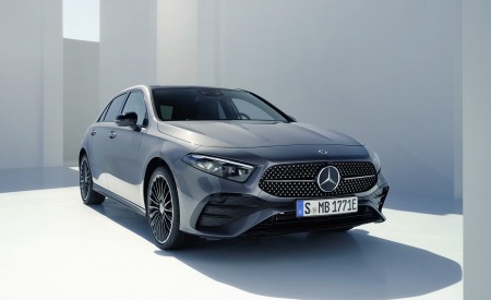 2023 Mercedes-Benz A-Class A 250 e Hatchback AMG Line (Color: Mountain Grey) Front Three-Quarter Wallpapers 450x275 (4)
