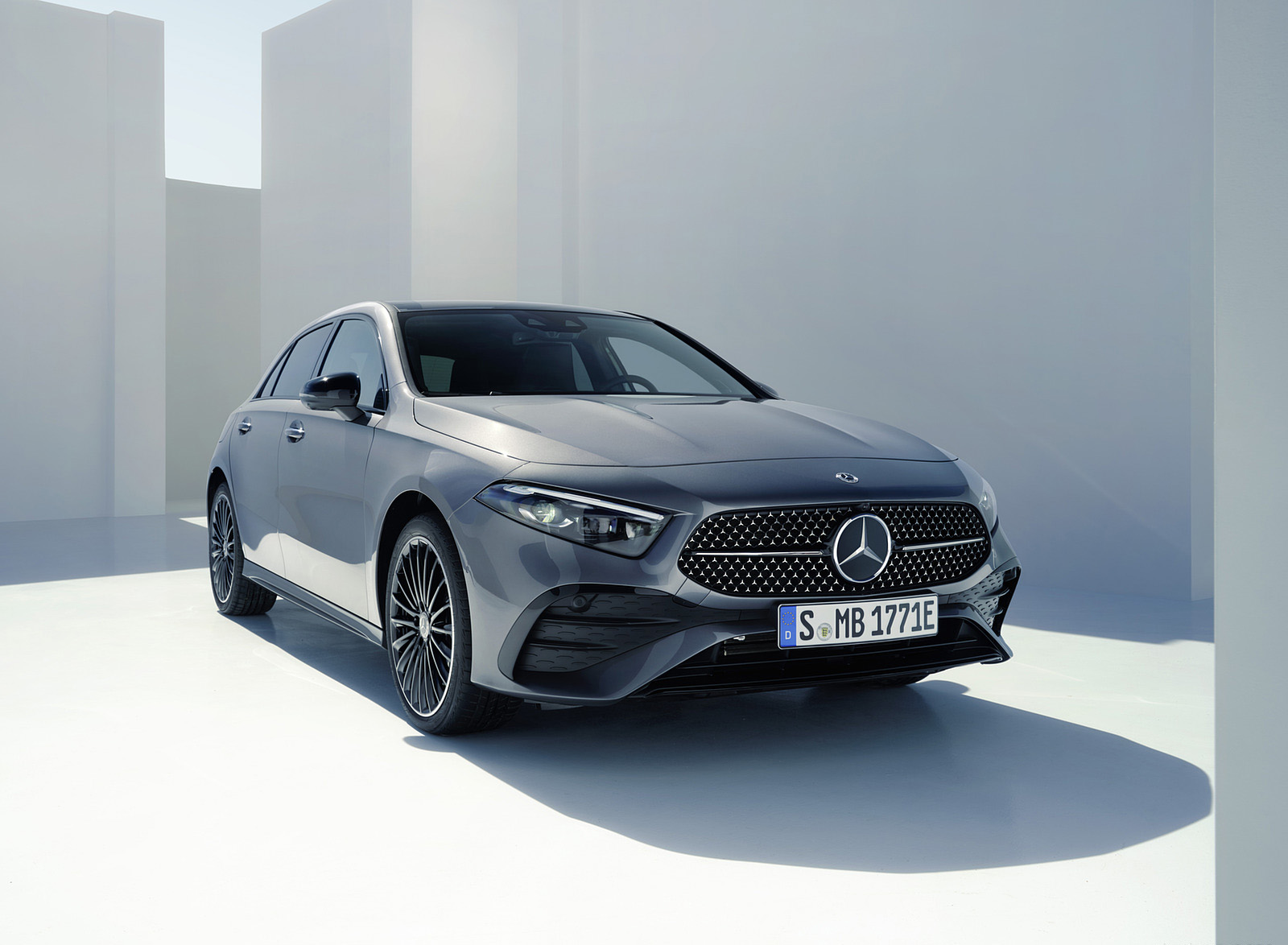 2023 Mercedes-Benz A-Class A 250 e Hatchback AMG Line (Color: Mountain Grey) Front Three-Quarter Wallpapers (4)