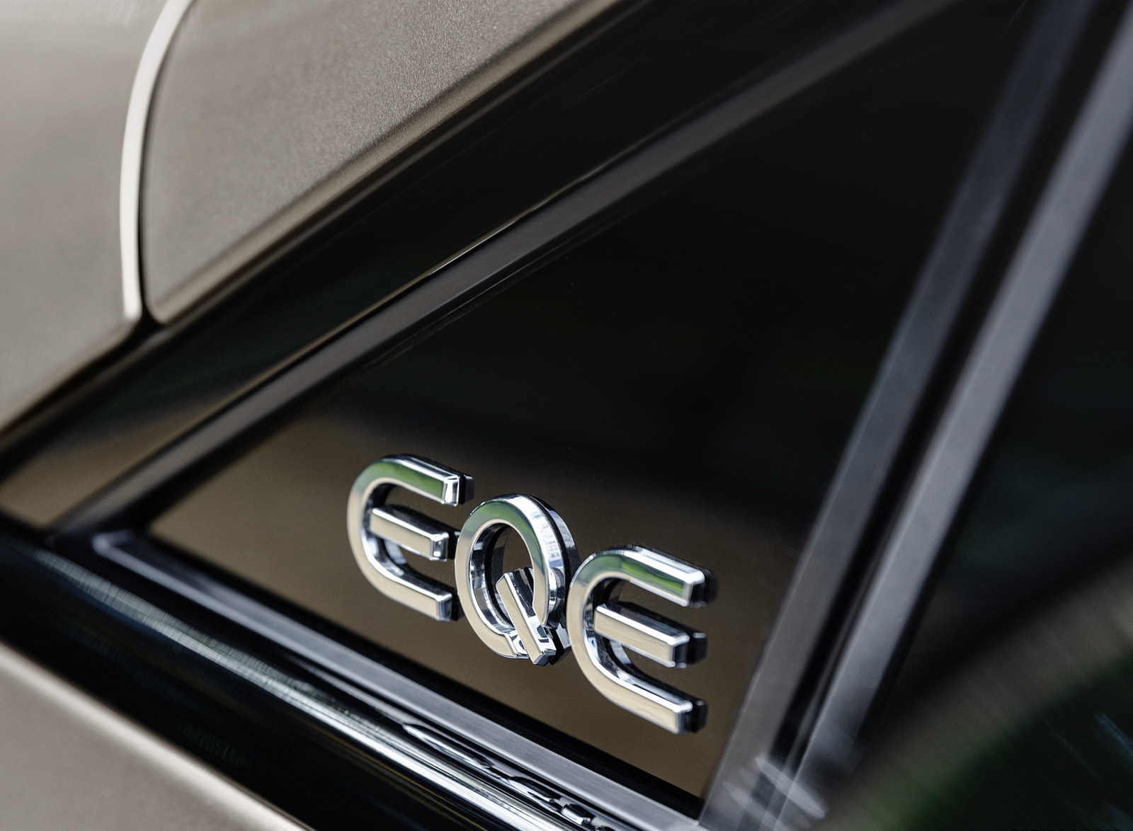 2023 Mercedes-Benz EQE SUV AMG Line Night Package (Color: Velvet Brown Metallic) Badge Wallpapers #33 of 52