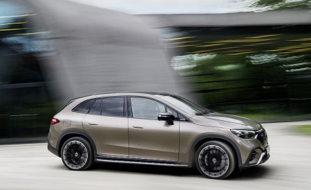 2023 Mercedes-Benz EQE SUV AMG Line Night Package (Color: Velvet Brown Metallic) Side Wallpapers 450x275 (18)