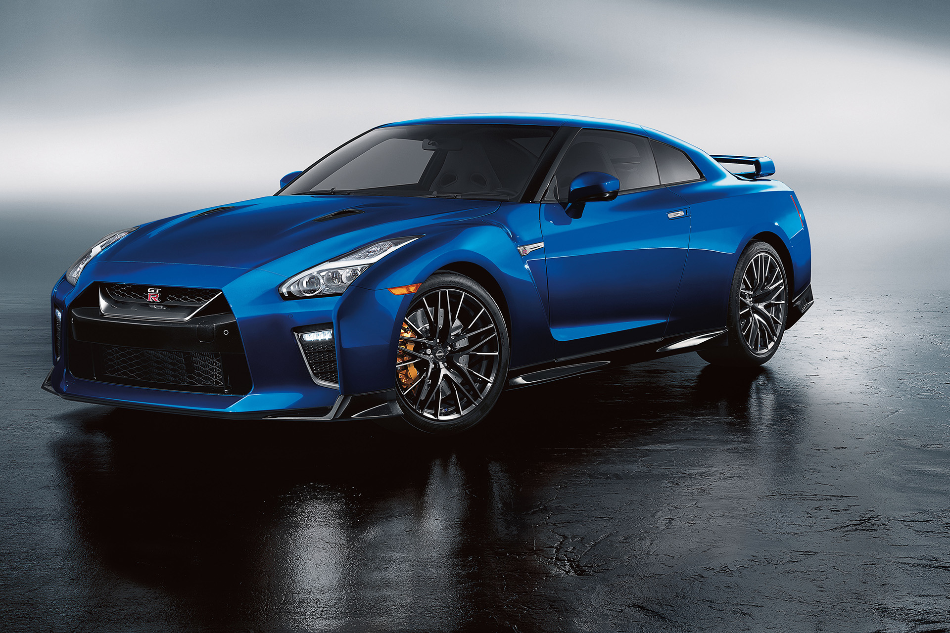 2023 Nissan GT-R Front Three-Quarter Wallpapers (1)