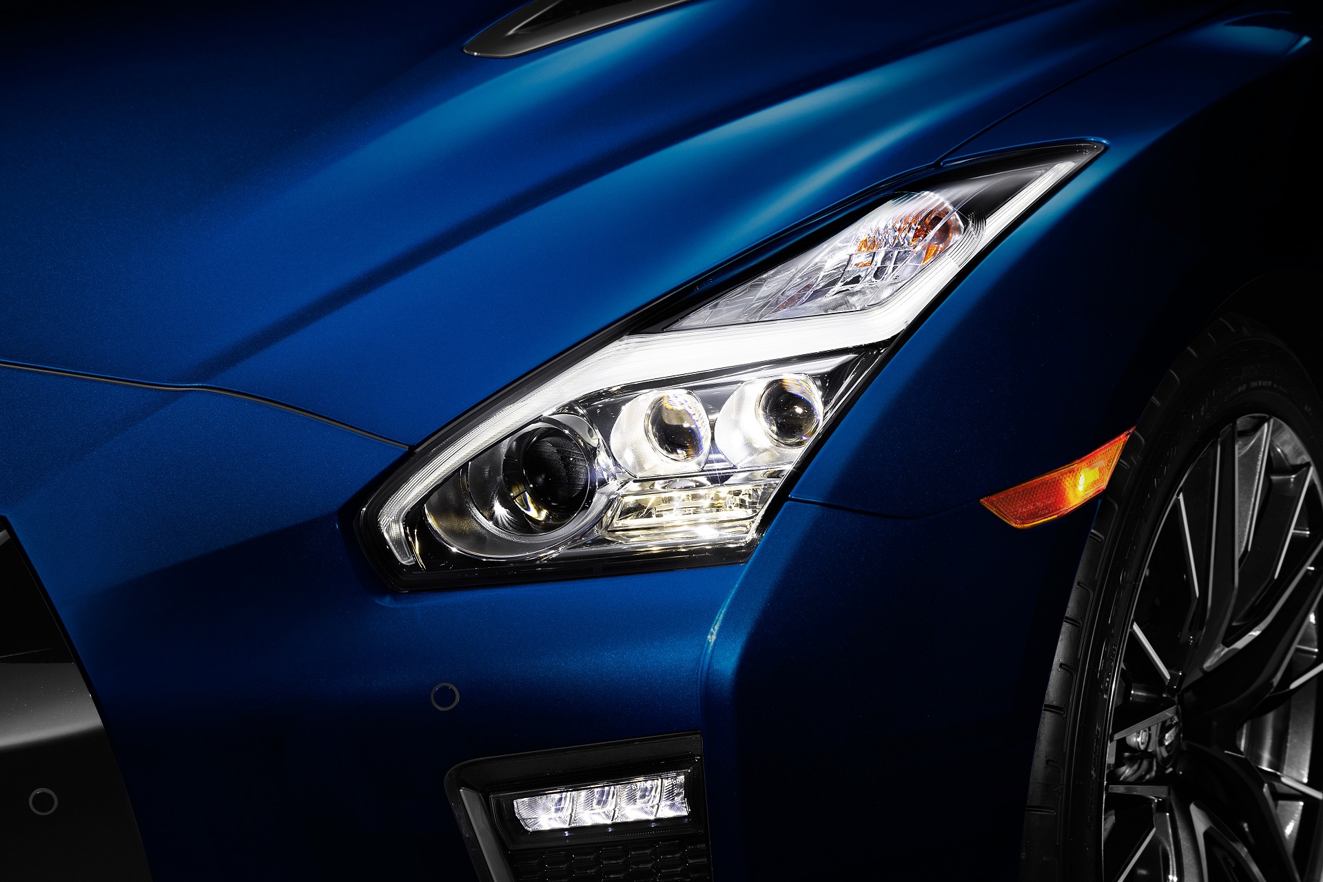 2023 Nissan GT-R Headlight Wallpapers (5)