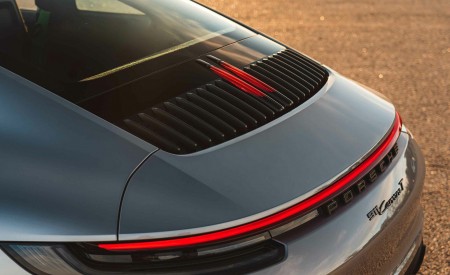 2023 Porsche 911 Carrera T (Color: GT Silver Metallic) Tail Light Wallpapers 450x275 (178)
