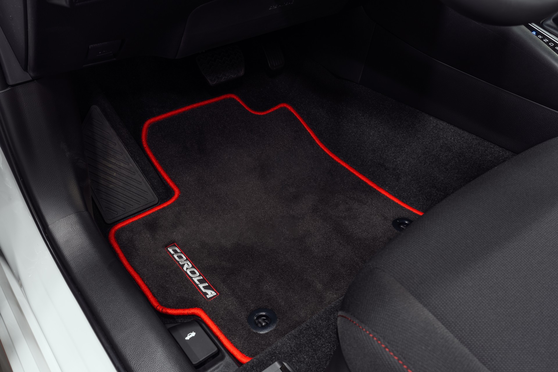2023 Toyota Corolla Hybrid SE Infrared Special Edition Interior Floor Mat Wallpapers (10)