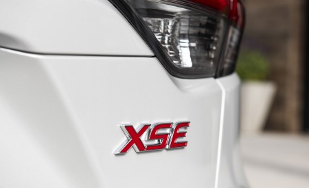 2023 Toyota Corolla XSE Badge Wallpapers 450x275 (10)