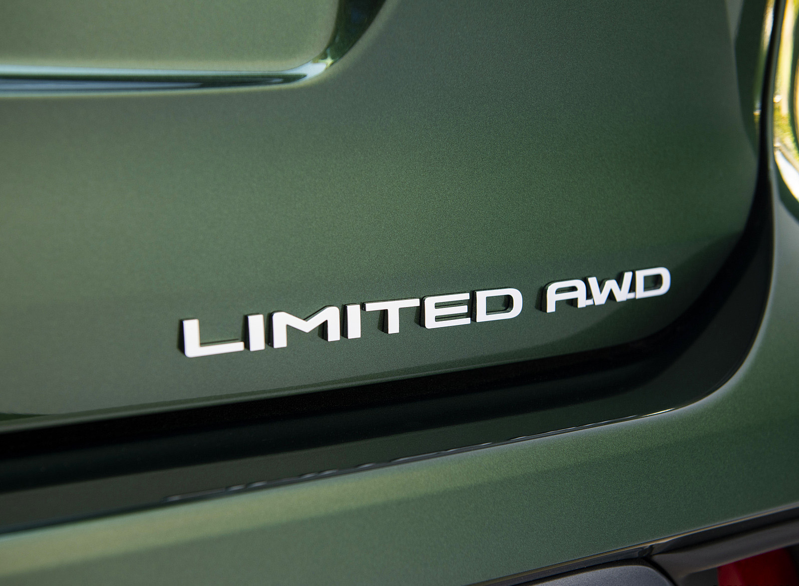 2023 Toyota Highlander Limited AWD 2.4-Liter Turbo (Color: Cypress Green) Badge Wallpapers #12 of 28