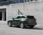 2023 Toyota Highlander Limited AWD 2.4-Liter Turbo (Color: Cypress Green) Rear Three-Quarter Wallpapers 150x120 (6)