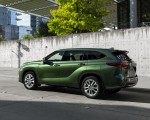 2023 Toyota Highlander Limited AWD 2.4-Liter Turbo (Color: Cypress Green) Rear Three-Quarter Wallpapers 150x120