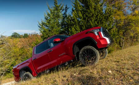 2023 Toyota Tundra TRD with Lift Kit Off-Road Wallpapers 450x275 (4)