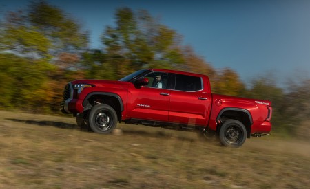 2023 Toyota Tundra TRD with Lift Kit Side Wallpapers 450x275 (3)