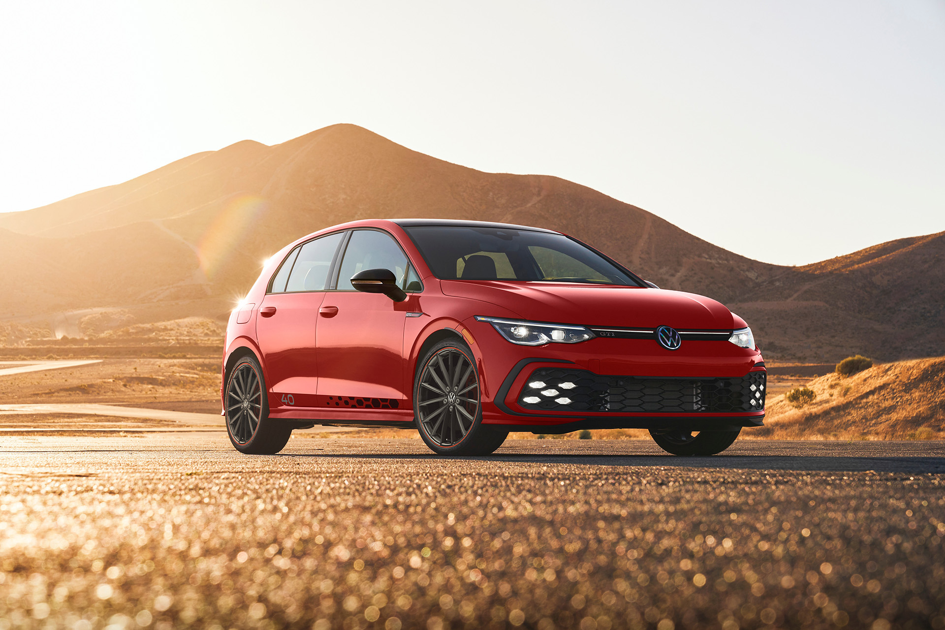 2023 Volkswagen Golf GTI 40th Anniversary Edition Front Three-Quarter Wallpapers (5)