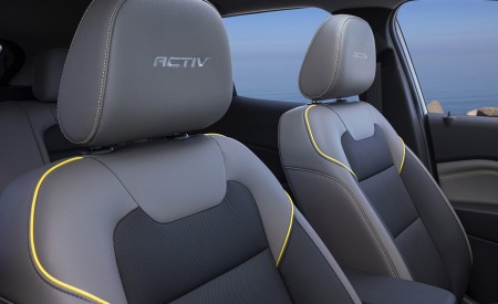 2024 Chevrolet Trax ACTIV Interior Seats Wallpapers 450x275 (17)