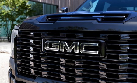 2024 GMC Sierra 2500HD Denali Ultimate Grille Wallpapers 450x275 (6)