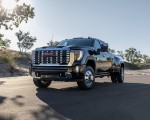 2024 GMC Sierra 3500HD Denali Front Three-Quarter Wallpapers 150x120 (1)