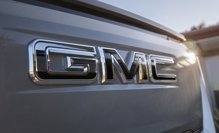 2024 GMC Sierra EV Denali Edition 1 Badge Wallpapers 450x275 (9)