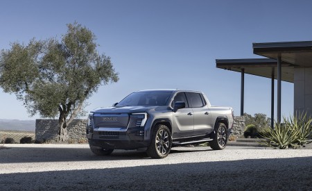 2024 GMC Sierra EV Denali Edition 1 Front Three-Quarter Wallpapers 450x275 (2)