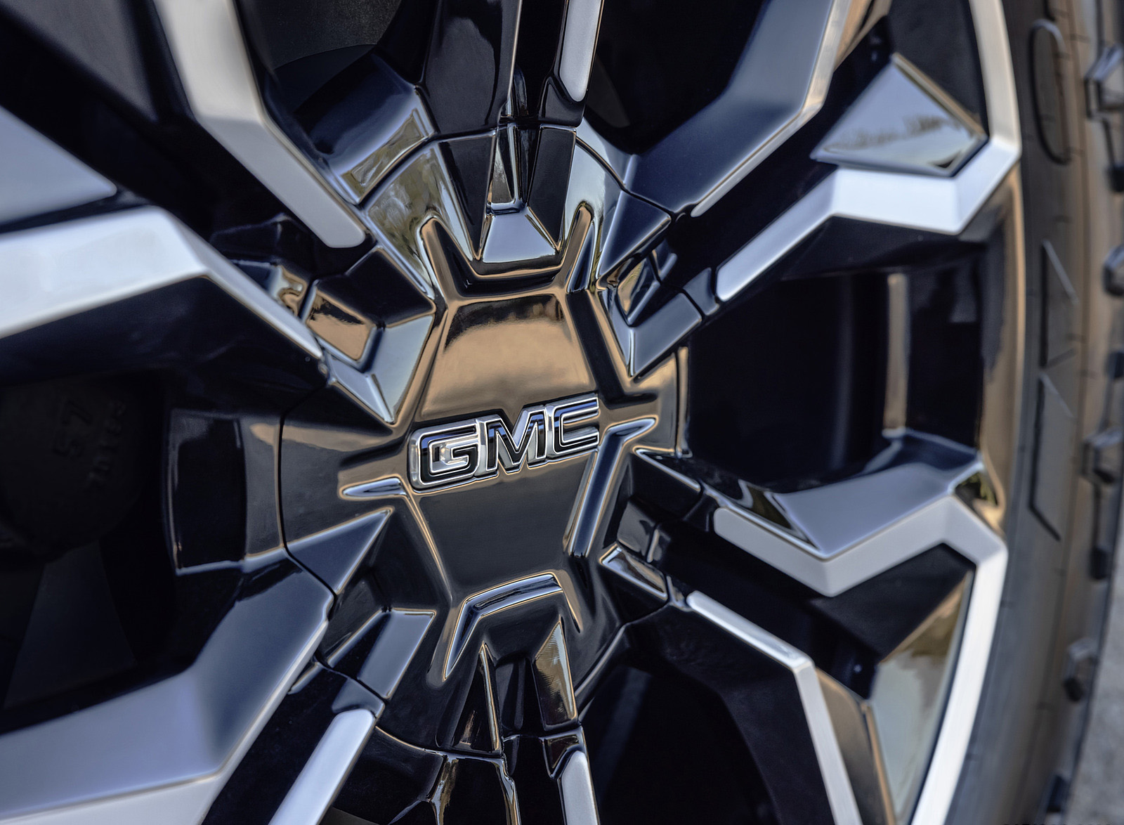 2024 GMC Sierra EV Denali Edition 1 Wheel Wallpapers (8)