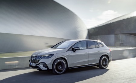 2024 Mercedes-AMG EQE 53 4MATIC+ SUV (Color: MANUFAKTUR Alpine Grey Solid) Front Three-Quarter Wallpapers 450x275 (11)