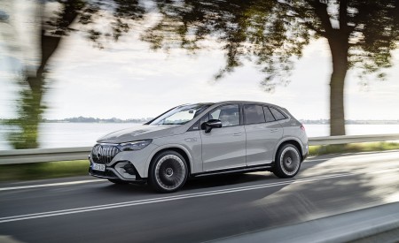 2024 Mercedes-AMG EQE 53 4MATIC+ SUV (Color: MANUFAKTUR Alpine Grey Solid) Front Three-Quarter Wallpapers 450x275 (2)