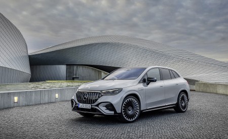 2024 Mercedes-AMG EQE 53 4MATIC+ SUV (Color: MANUFAKTUR Alpine Grey Solid) Front Three-Quarter Wallpapers 450x275 (16)